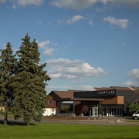 Отель Courtyard By Marriott Ленсинг Экстерьер фото